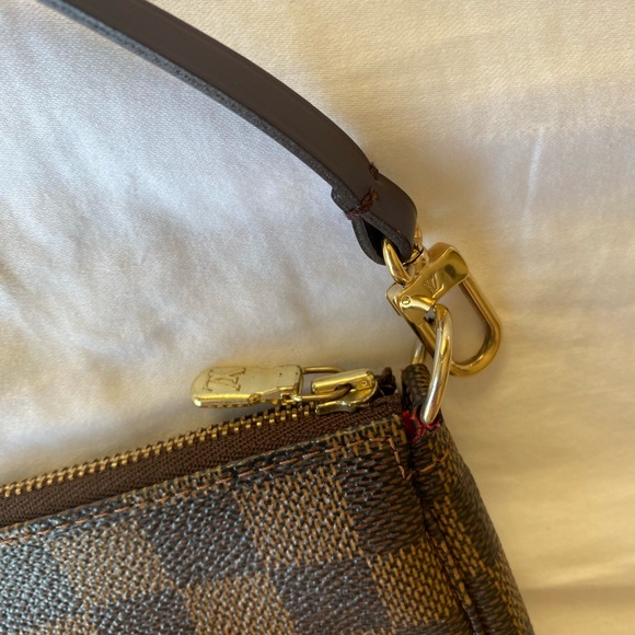 Louis Vuitton Pochette Accessoires Damier - Picture 2 of 4